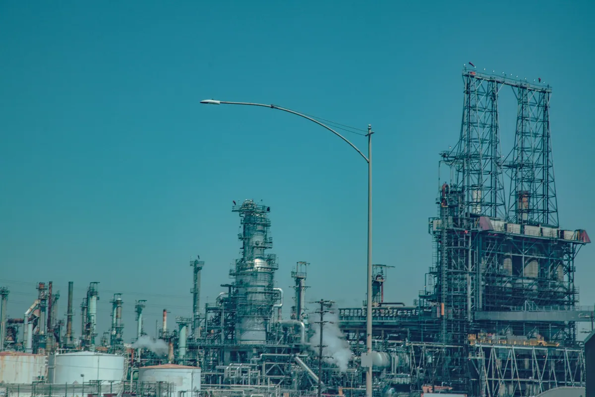 Industrial plant with towers, vessels and connecting pipework
